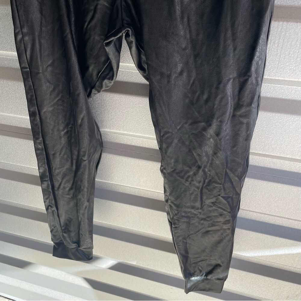 Commando faux leather jogger - Picture 3 of 8